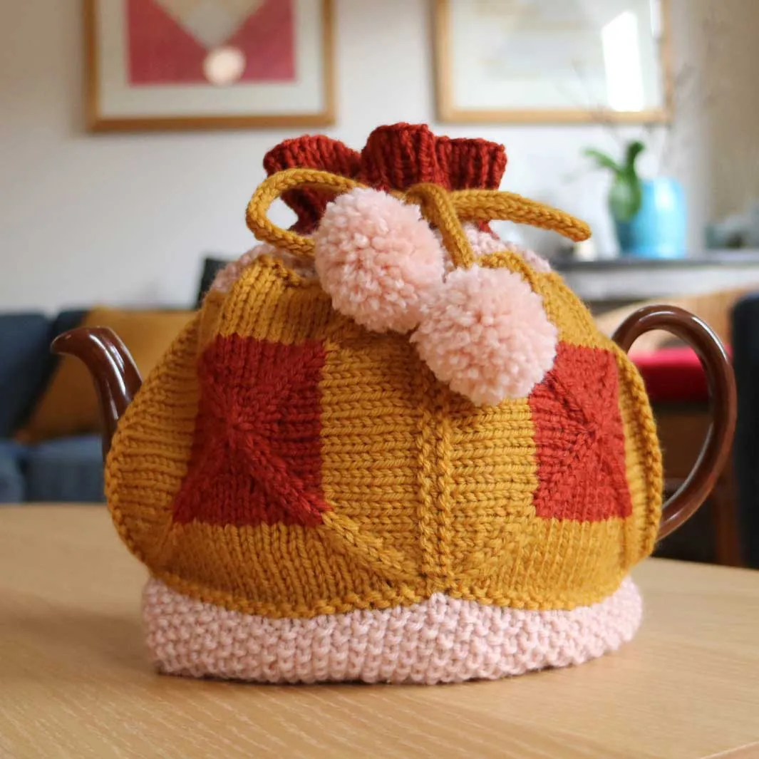 4456 Criss-Cross Motif Tea Cosy (e-pattern)