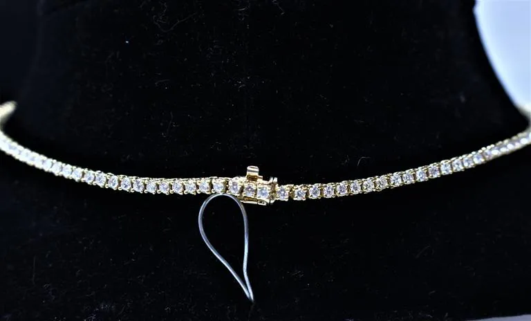 DIAMOND Round Cut Line Necklace 18 Karat Yellow Gold