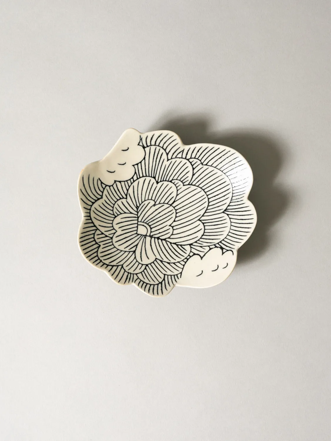 FUGA Wind Flower Plate - White