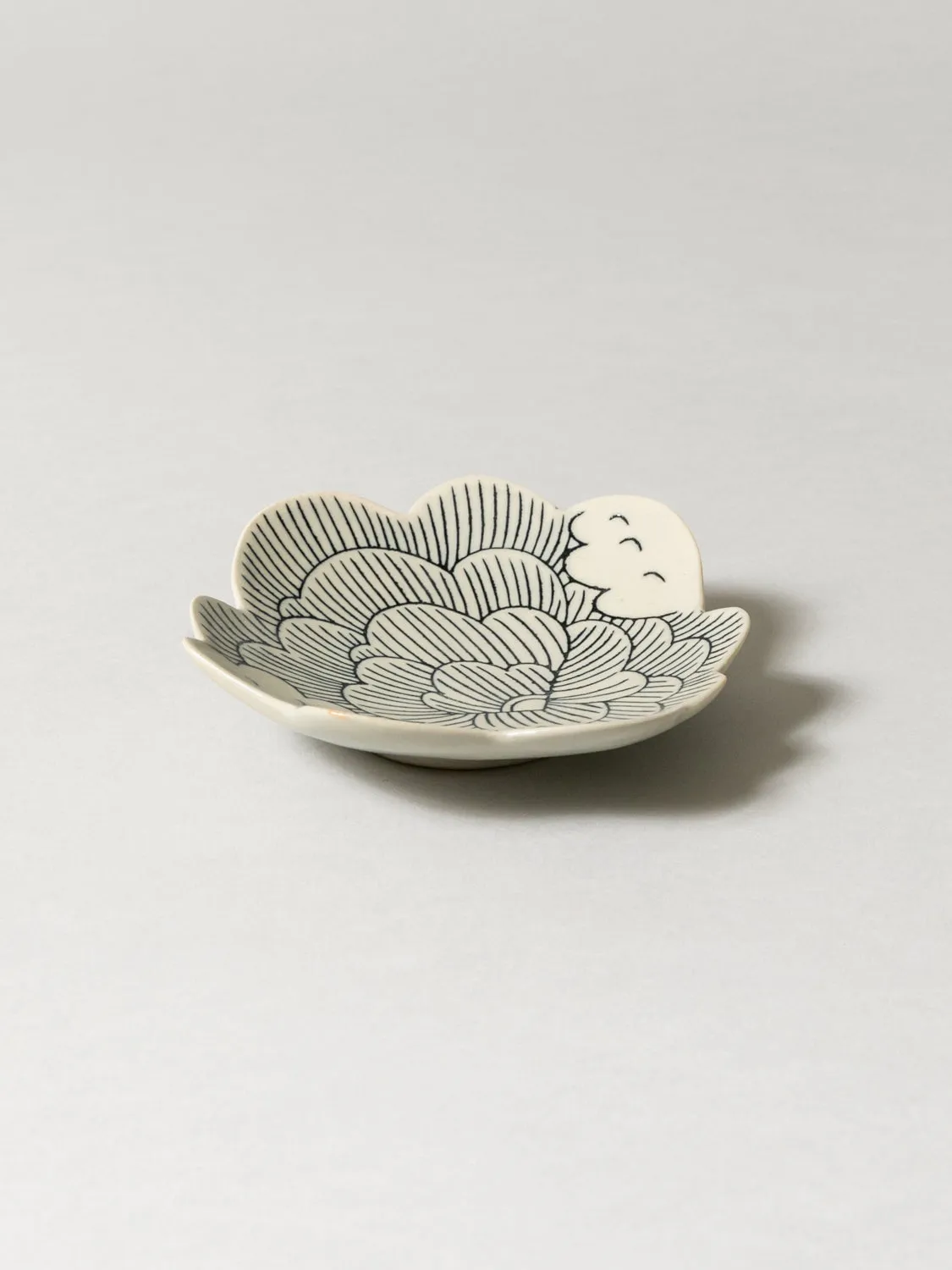 FUGA Wind Flower Plate - White